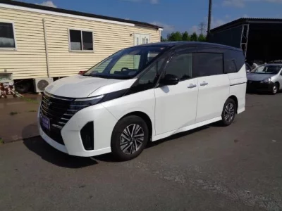 NISSAN SERENA