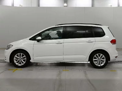 VOLKSWAGEN GOLF TOURAN