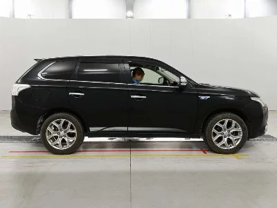 MITSUBISHI OUTLANDER PHEV