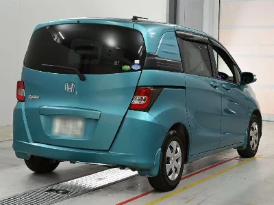 HONDA FREED SPIKE