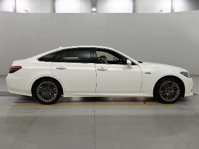 TOYOTA CROWN HYBRID