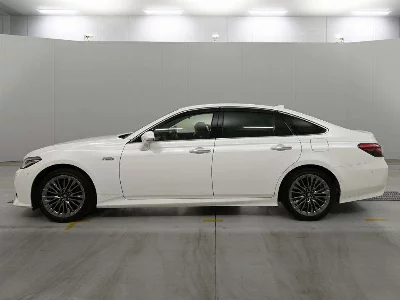 TOYOTA CROWN HYBRID