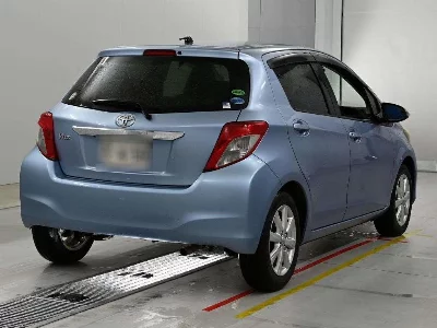 TOYOTA VITZ