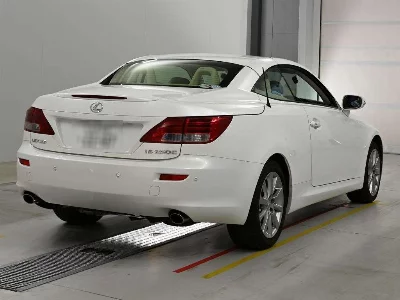 LEXUS IS