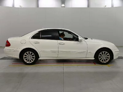 MERCEDES BENZ E CLASS