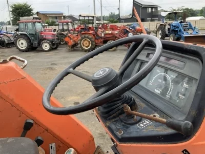 KUBOTA KUBOTA