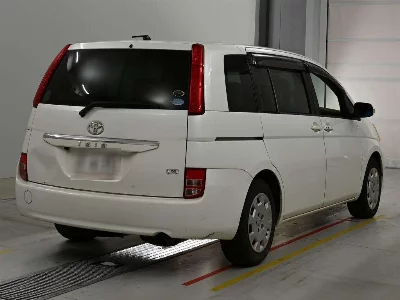 TOYOTA ISIS