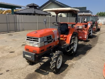 KUBOTA KUBOTA