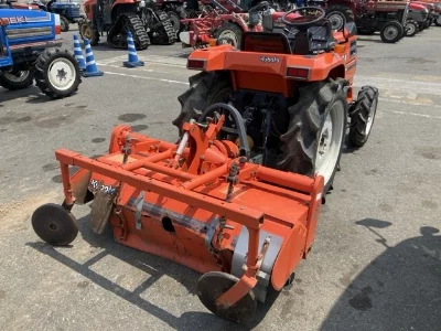 KUBOTA KUBOTA