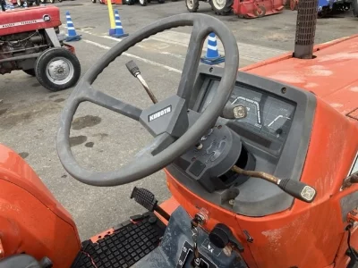 KUBOTA KUBOTA