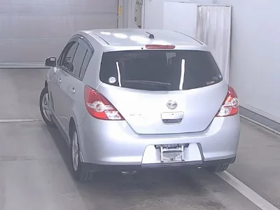 NISSAN TIIDA