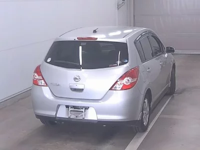 NISSAN TIIDA