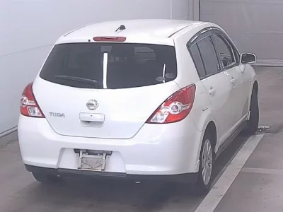 NISSAN TIIDA