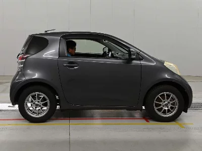 TOYOTA IQ