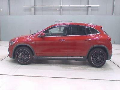MERCEDES BENZ GLA