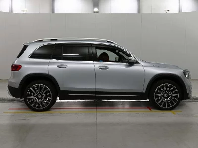 MERCEDES BENZ GLB