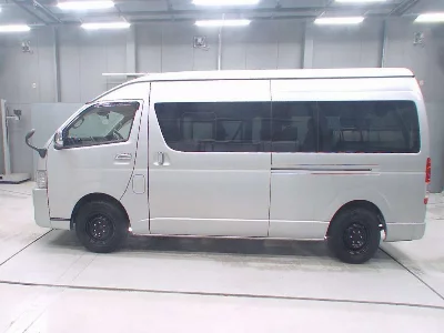 TOYOTA HIACE WAGON