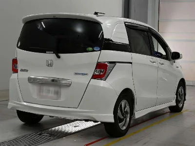 HONDA FREED SPIKE HYBRID