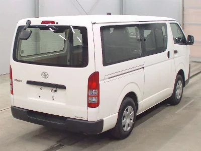 TOYOTA HIACE VAN