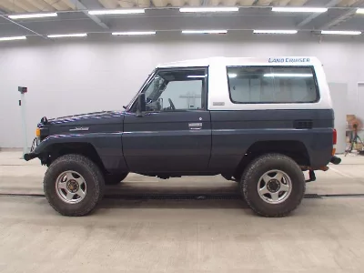 TOYOTA LAND CRUISER 70