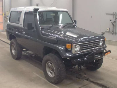 TOYOTA LAND CRUISER 70