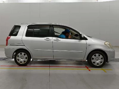 TOYOTA RAUM