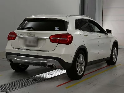 MERCEDES BENZ GLA