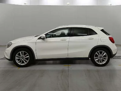 MERCEDES BENZ GLA
