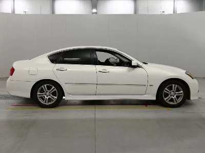 NISSAN FUGA