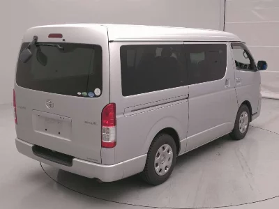 TOYOTA REGIUS VAN