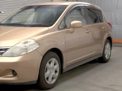 NISSAN TIIDA