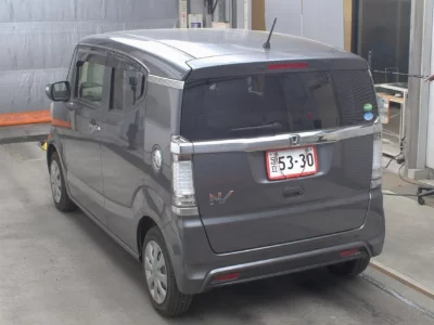 HONDA N-BOX SLASH