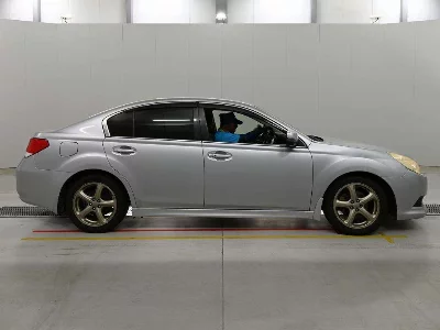 SUBARU LEGACY B4