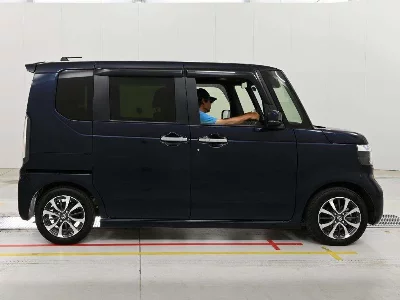 HONDA N BOX CUSTOM