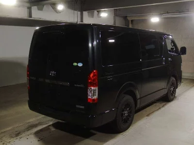 TOYOTA HIACE VAN