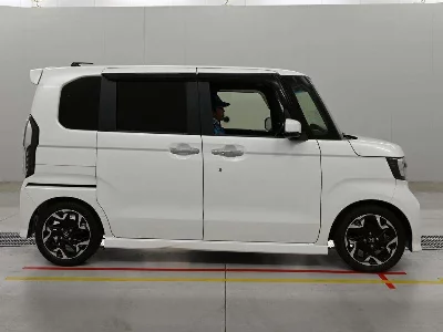 HONDA N BOX CUSTOM