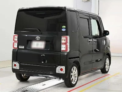 TOYOTA PIXIS MEGA