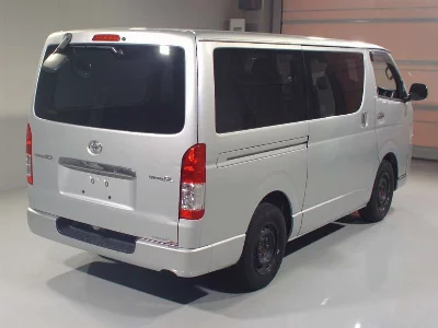 TOYOTA REGIUS VAN