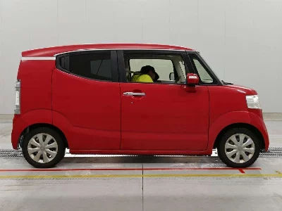 HONDA N-BOX SLASH