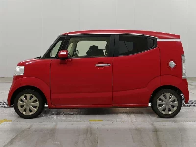 HONDA N-BOX SLASH