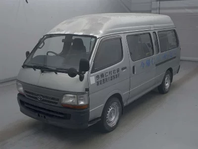 TOYOTA HIACE COMMUTER