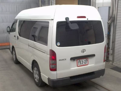 TOYOTA HIACE VAN