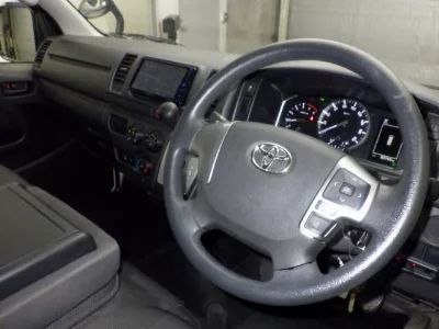 TOYOTA HIACE VAN
