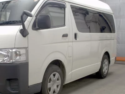 TOYOTA HIACE VAN