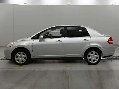 NISSAN TIIDA LATIO