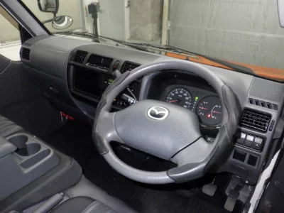 MAZDA BONGO VAN