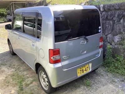 TOYOTA PIXIS SPACE