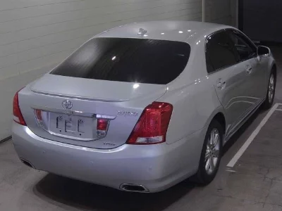 TOYOTA CROWN MAJESTA