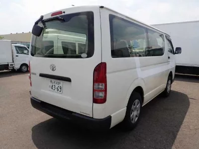 TOYOTA HIACE VAN