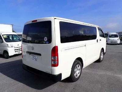TOYOTA HIACE VAN